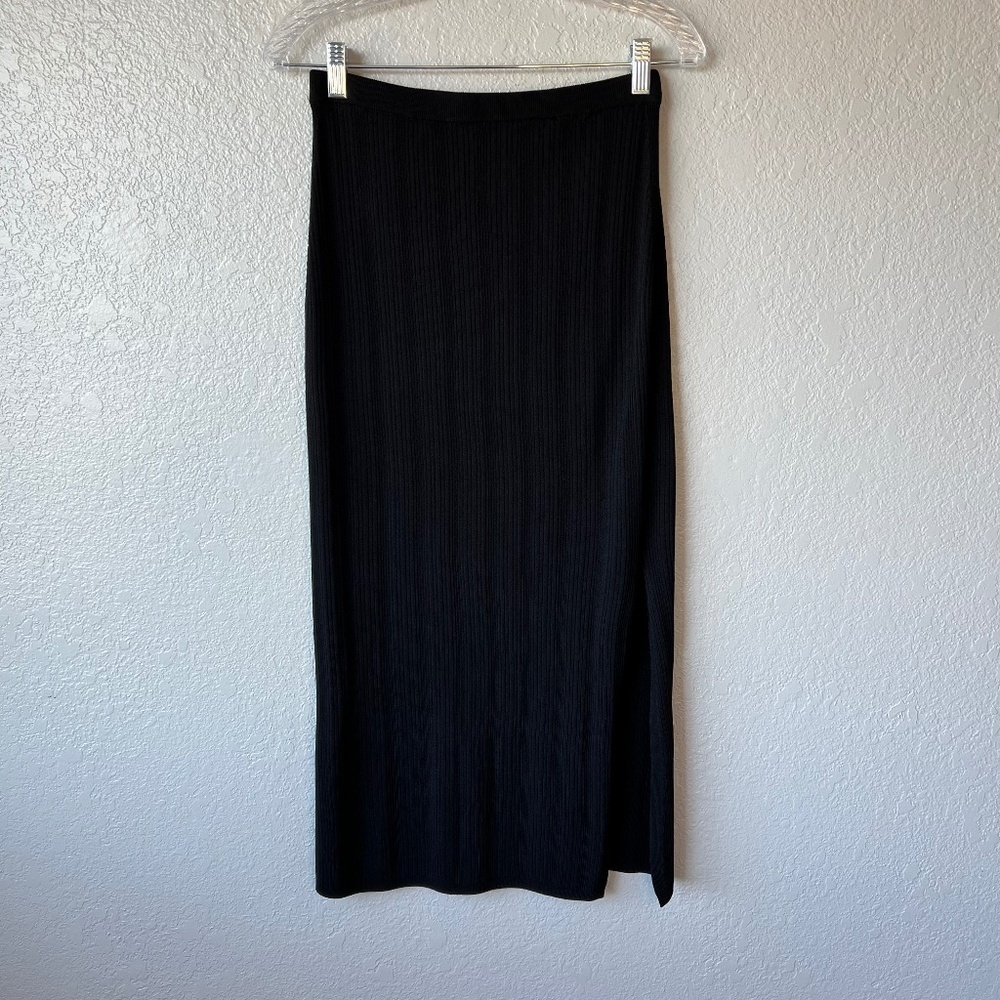 *FIRM PRICE* House of Harlow 1960 Ribbed Skirt with Cutout Side Slit Detail